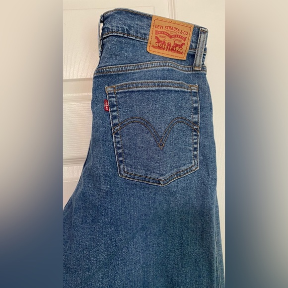 Levi’s wedgie jeans - Picture 3 of 6